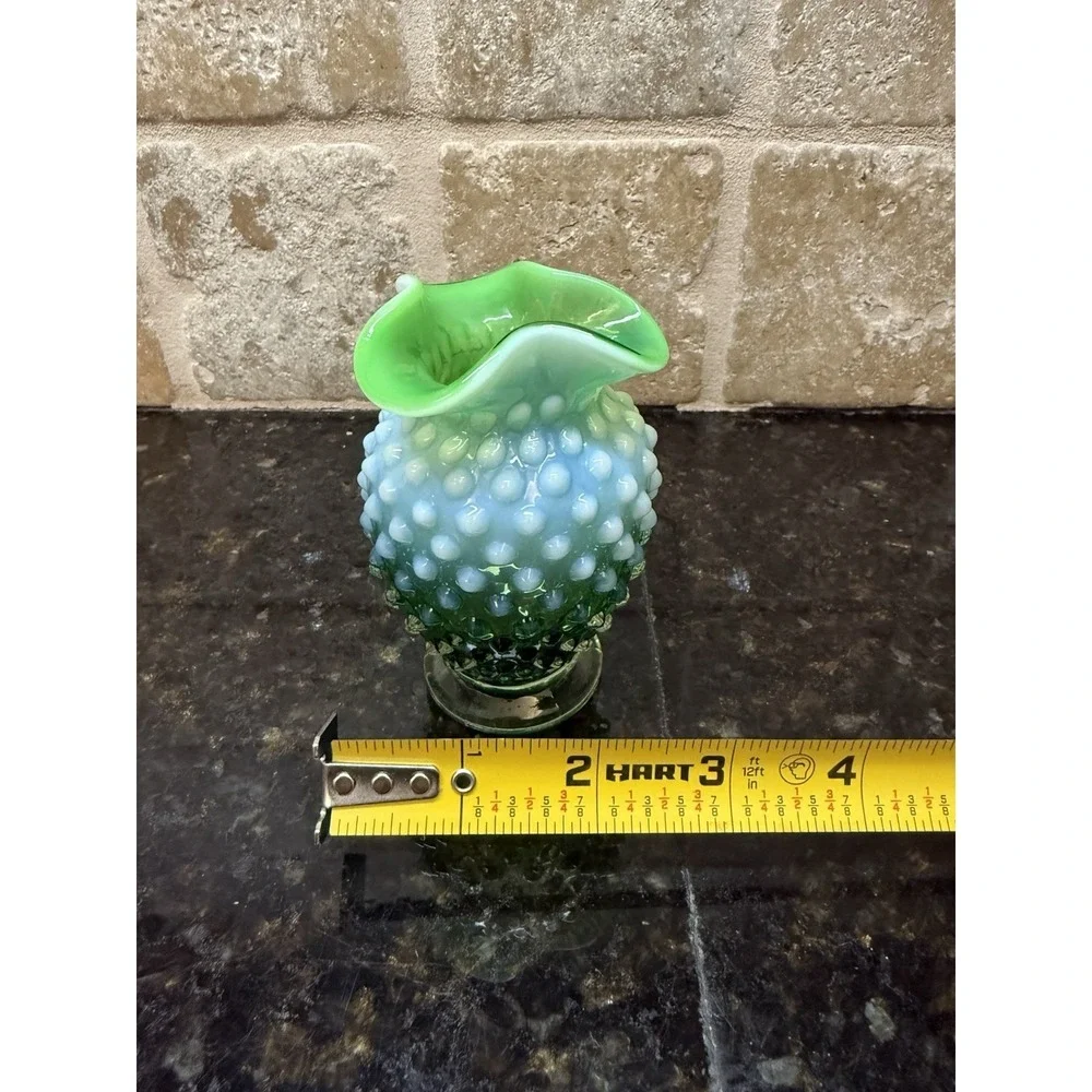 VTG Fenton Lime Green Opalescent Hobnail Bud Vase Flared‎